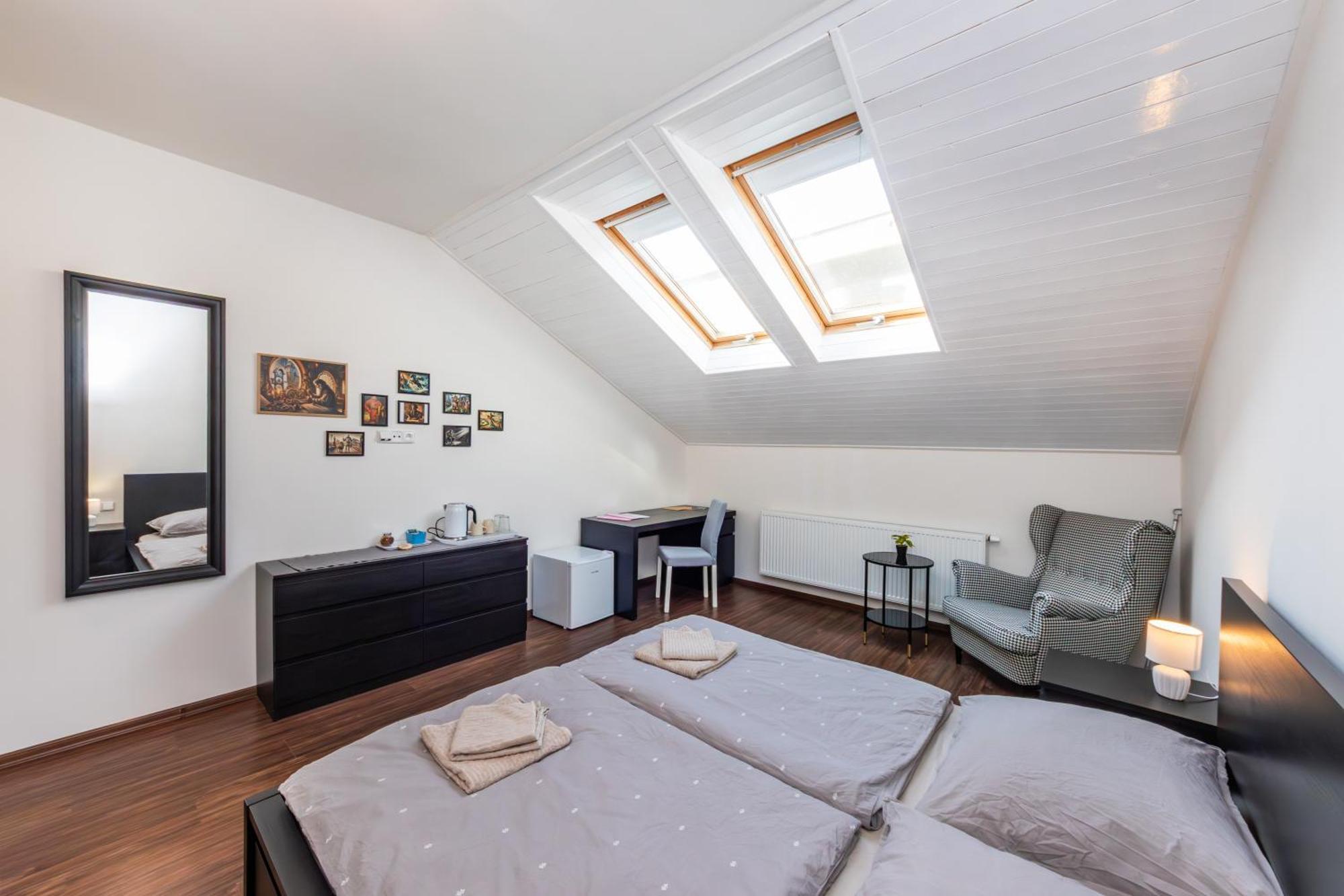Prague Legends Pension Экстерьер фото